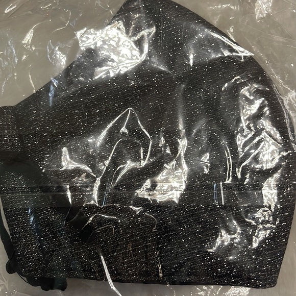 Facemask - Picture 2 of 2